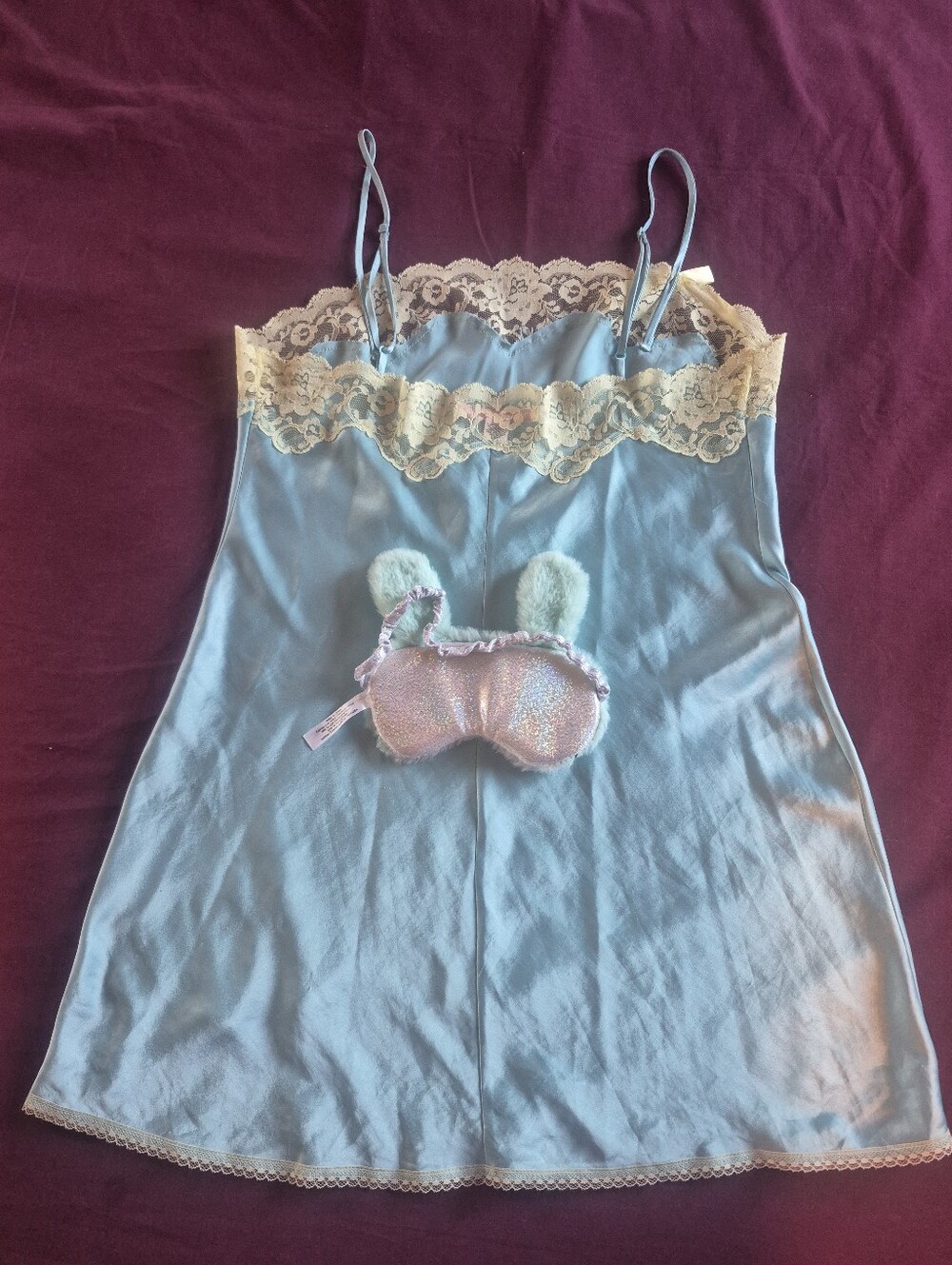 Victtoria's Secret Nightie & Cute sleep Mask - Picture 5 of 7